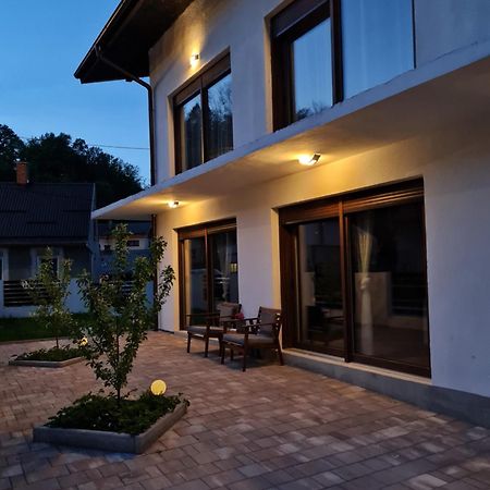 Old Town Road Lägenhet Karlovac Exteriör bild